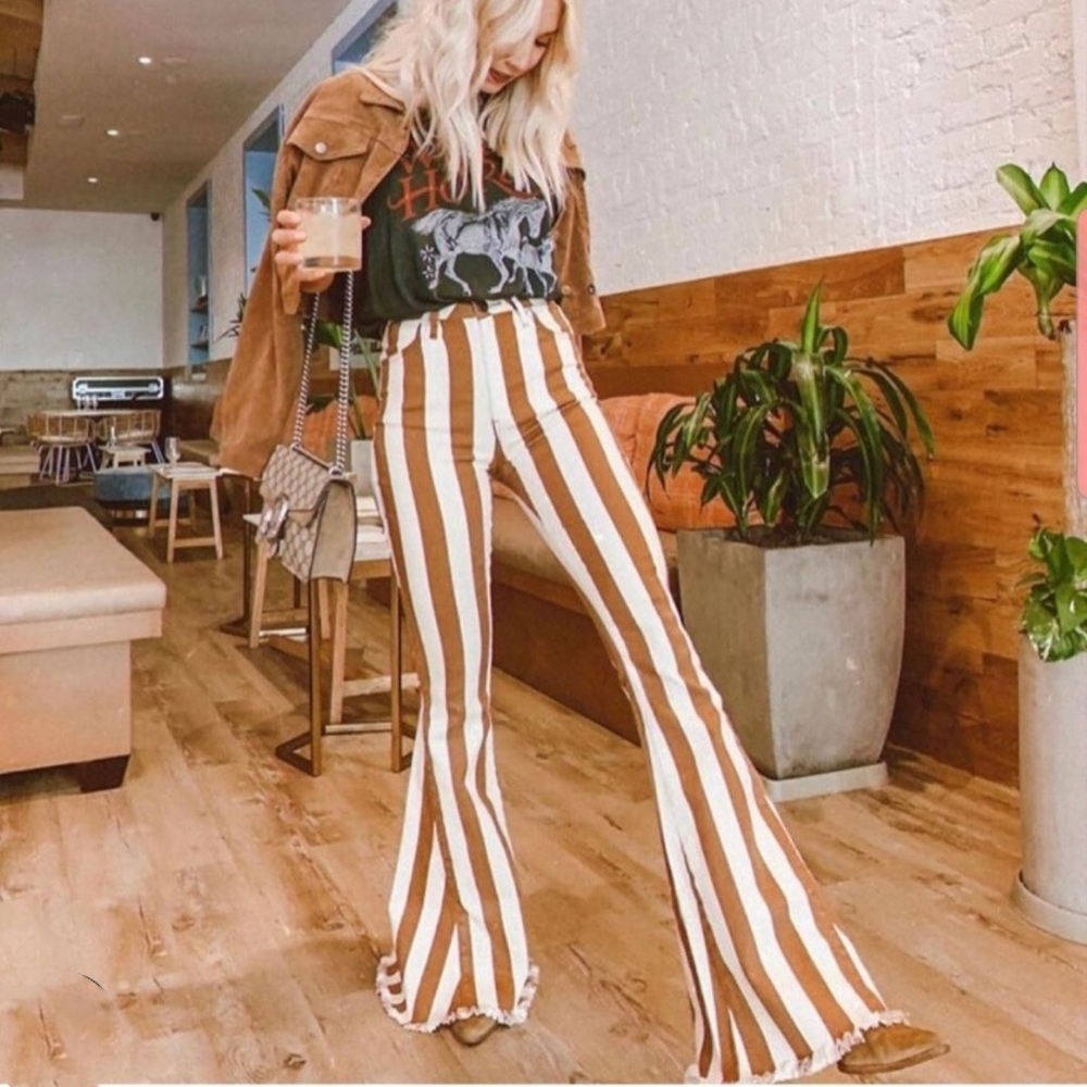 🌟FLASH SALE🌟 “SWEET JANE” Bell Flare Jeans - Picture 13 of 14